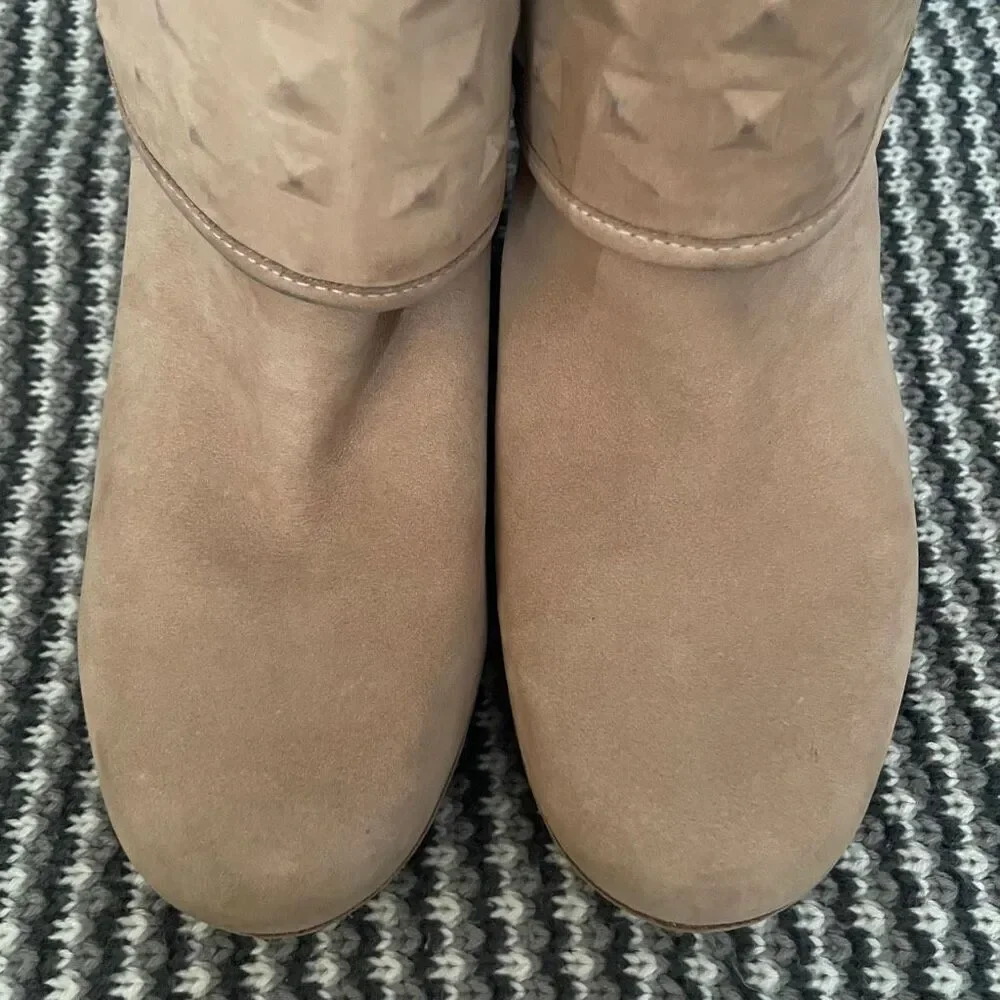UGG Lynnea Studs clog bootie women’s shoe size 9